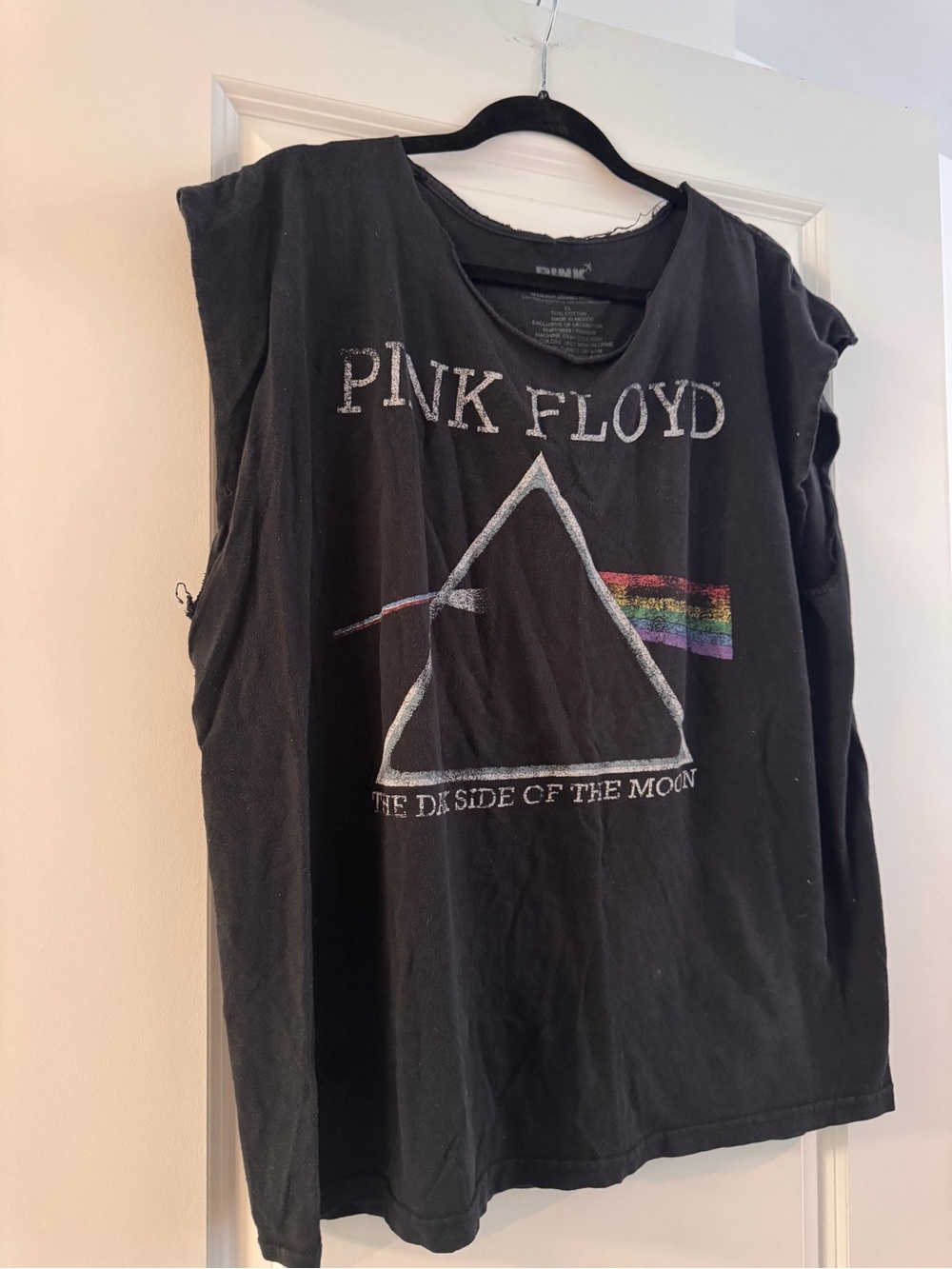 Pink Floyd Black Graphic Band Tee Interior Label